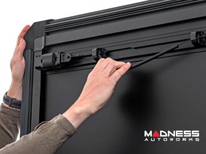 Chevrolet Silverado 1500 Bed Cover - Flush Mount - Hard Cover - 5'10" Bed Chevrolet Silverado 1500 Bed Cover - Flush Mount - Hard Cover - 5'10" Bed